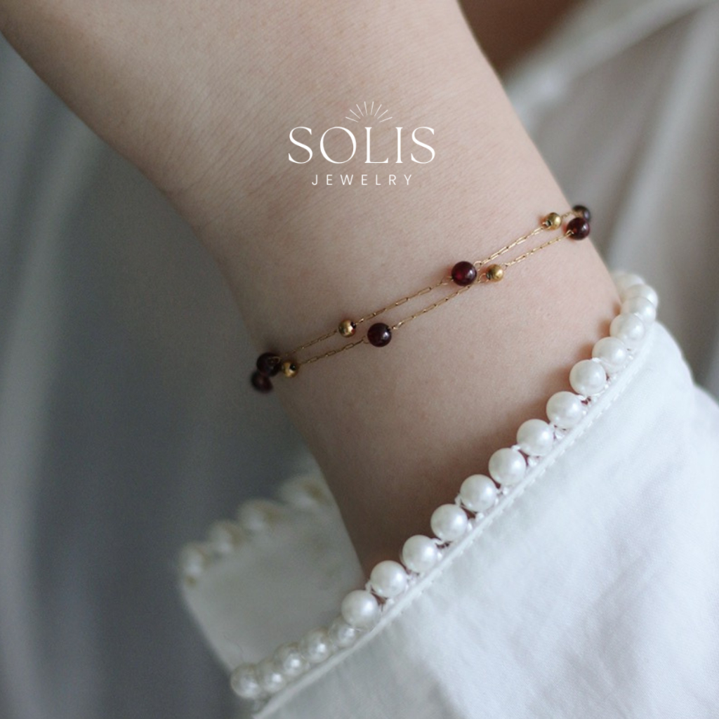 สร้อยข้อมือลูกปัดโกเมนสีแดงสำหรับผู้หญิง แบบกันน้ำและไม่มีความเงา