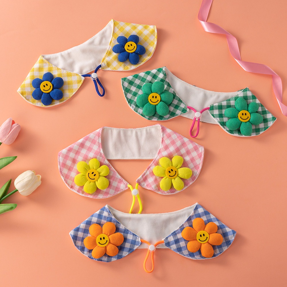 ปลอกคอ ผ้าพันคอ ผ้าคลุมไหล่ ผ้าพันคอ ผ้ากันเปื้อน ทรงสามเหลี่ยม ลายดอกไม้ หน้ายิ้ม สามารถปรับได้ สําหรับสัตว์เลี้ยง สุนัข แมว