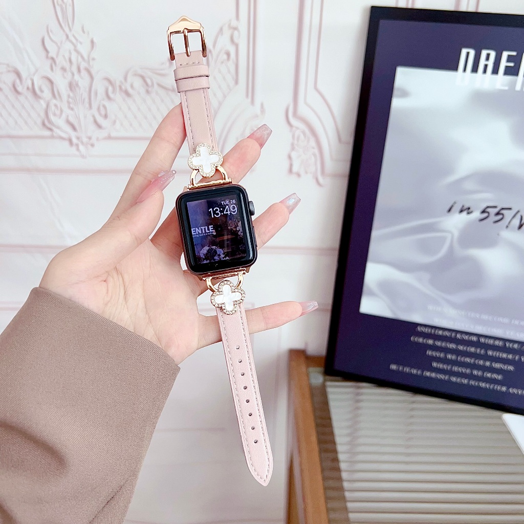 ใหม่ สายนาฬิกาข้อมือหนัง โลหะ ลายใบโคลเวอร์สี่แฉก สําหรับ Apple watch 1-9 Generation iwatch