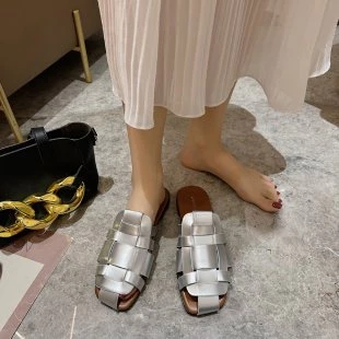 JINxCHOY SHOES รองเท้ามุลเลอร์ลําลอง หนัง PU ใส่สบาย ระบายอากาศ เข้ากับทุกการแต่งกาย แฟชั่น สําหรับสตรี นักเรียน เดินชายหาด กลางแจ้ง Y2K