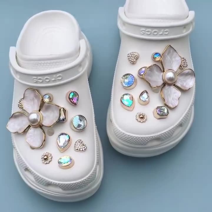 Jibbitx 20pcs ดอกไม้ รองเท้า jibbitz เกาหลี ตัวติดรองเท้าหัวโต การ์ตูน ชุดตัวติด DIY Jibbits น่ารัก รองเท้าหัวเข็มขัด ปุ่มบล็อกขายส่ง