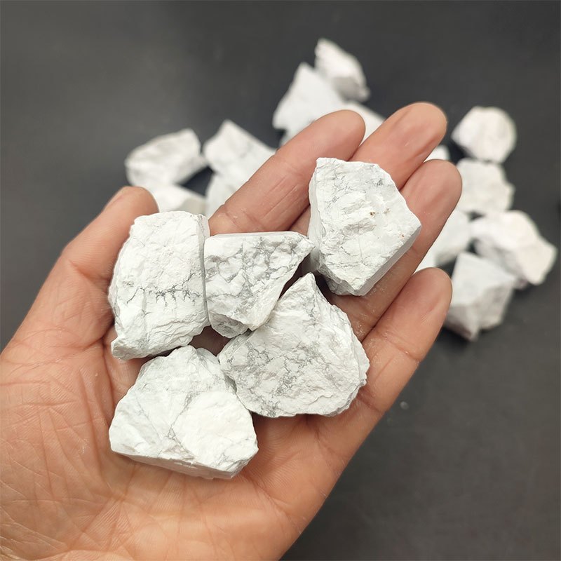 100กรัม/แพ็คสีขาวธรรมชาติ Howlite คริสตัลดิบ Healing Stone Chakra คริสตัลตกแต่งบ้าน