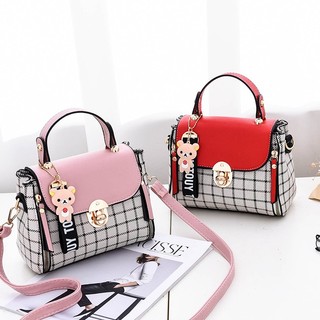 Luxury Leather Sling Bags for Women with Keychain Bags Vintage Designer Handbag Shoulder Bags