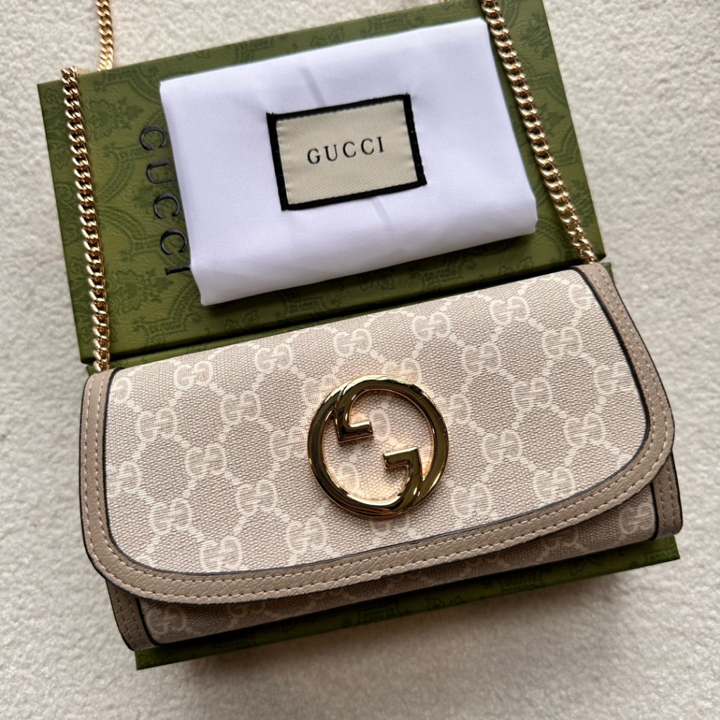 ขายตรงจากโรงงาน พร้อมกล่อง ของแท้ Gucci กระเป๋าสตางค์ ใบยาว สายโซ่ สไตล์บลอนด์ดี้ 725215