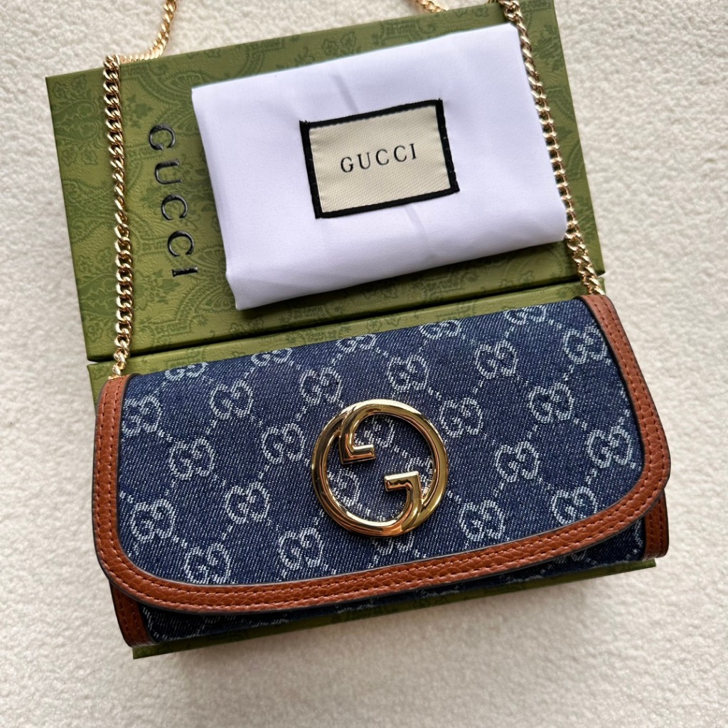 ขายตรงจากโรงงาน พร้อมกล่อง ของแท้ Gucci กระเป๋าสตางค์ ใบยาว สายโซ่ สไตล์บลอนด์ดี้ 725215