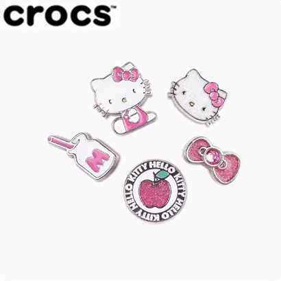 Crocs Crocs Zhibixing Accessories Hole Shoes Flower Karry Wang Junkai Same Style Metal KT Cat Texture ชุดสูทห้าชิ้นอินเทรนด์