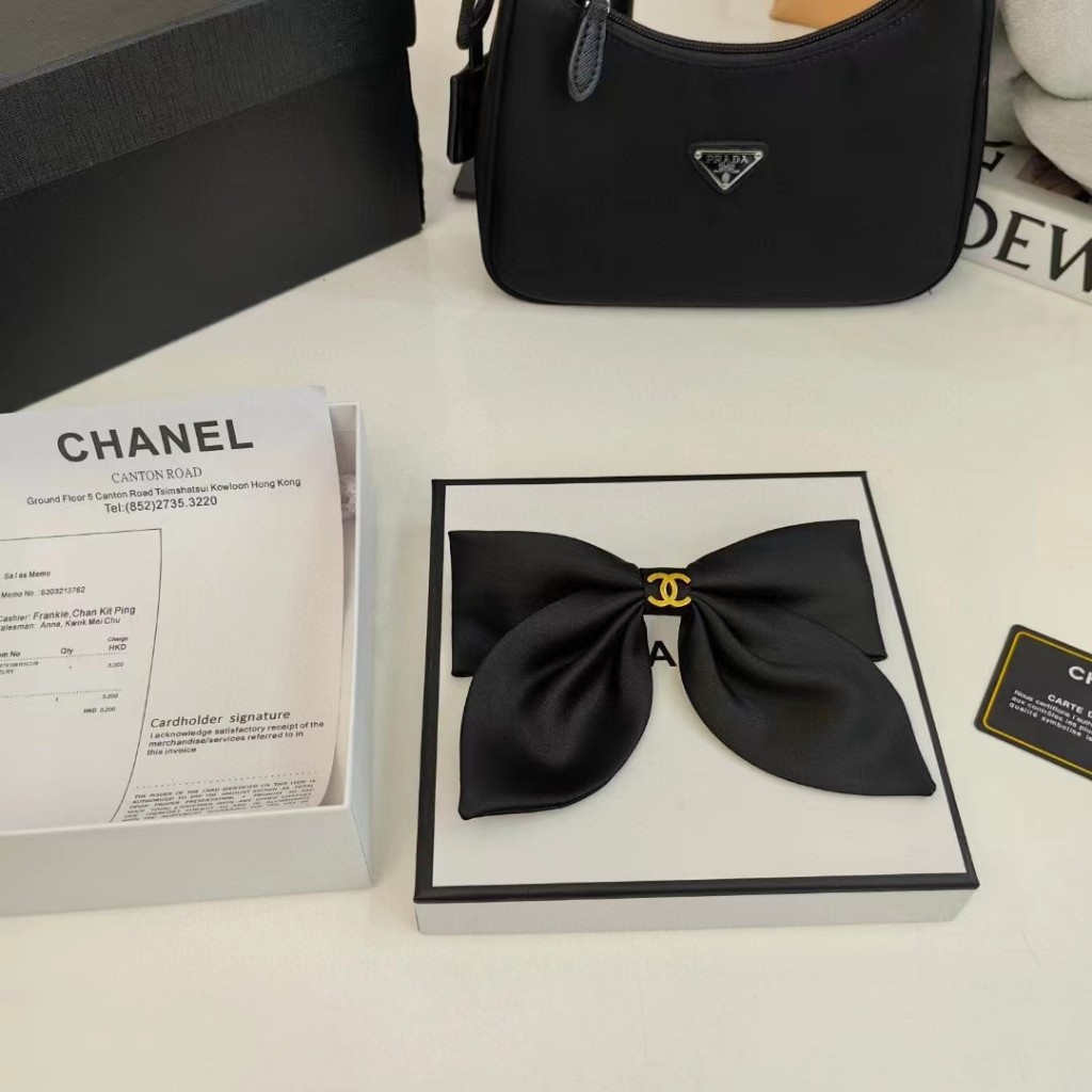 Bow BARRETTE ผ้าไหมทแยง สีดําและสีทอง