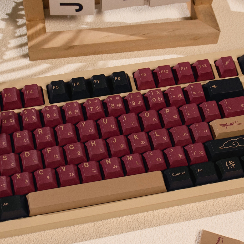 สีแดง Samurai keycap PBT 129 คีย์ DYE-SUB โปรไฟล์เชอร์รี่สําหรับ 64 68 84 87 104 รูปแบบแป้นพิมพ์เครื