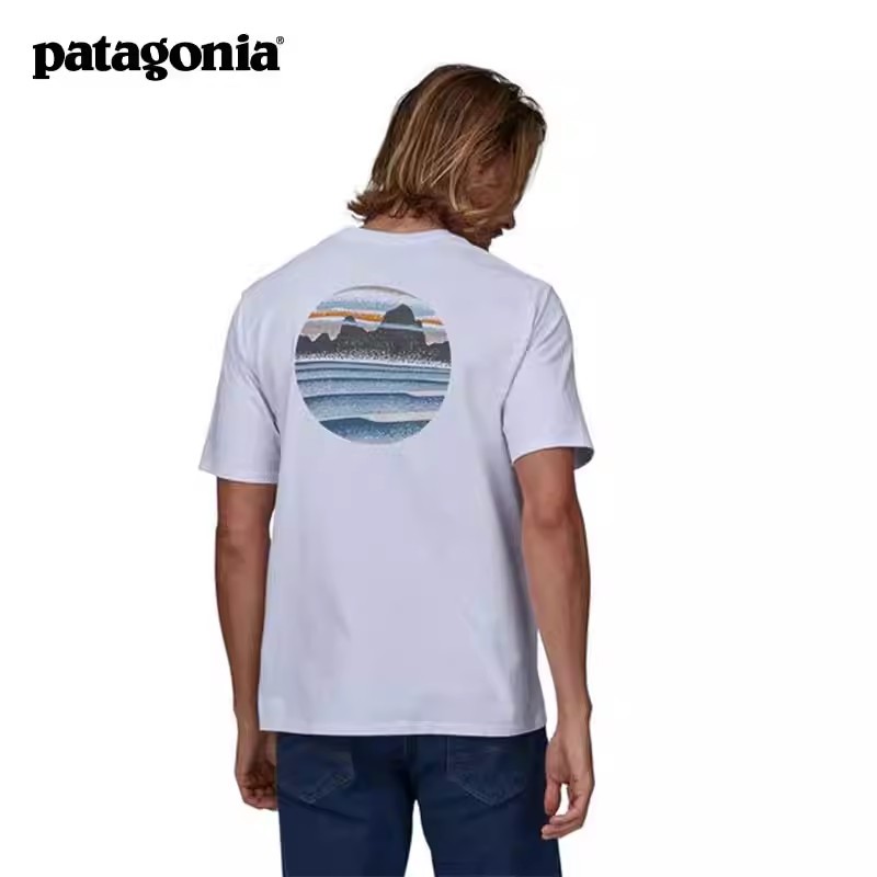 Patagonia Patagonia เสื้อยืดแขนสั้น ผ้าฝ้าย พิมพ์ลายโลโก้ท้องฟ้า สําหรับผู้ชาย 37673