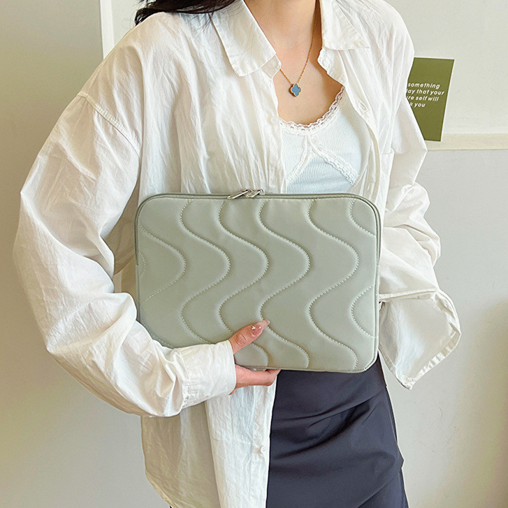 กระเป๋าใส่แล็ปท็อป แท็บเล็ต ป้องกันกระแทก ปักลาย แฟชั่นเรียบง่าย สําหรับ 9.7 11 13 นิ้ว