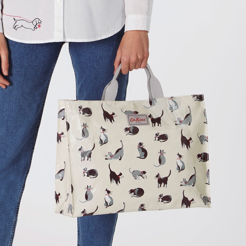 2024 UK cath kidson กระเป๋าสะพายขนาดใหญ่ความจุ Casual หญิงกระเป๋าสไตล์อังกฤษ Messenger กระเป๋าผ้าใบพิมพ์กระเป๋าถือ