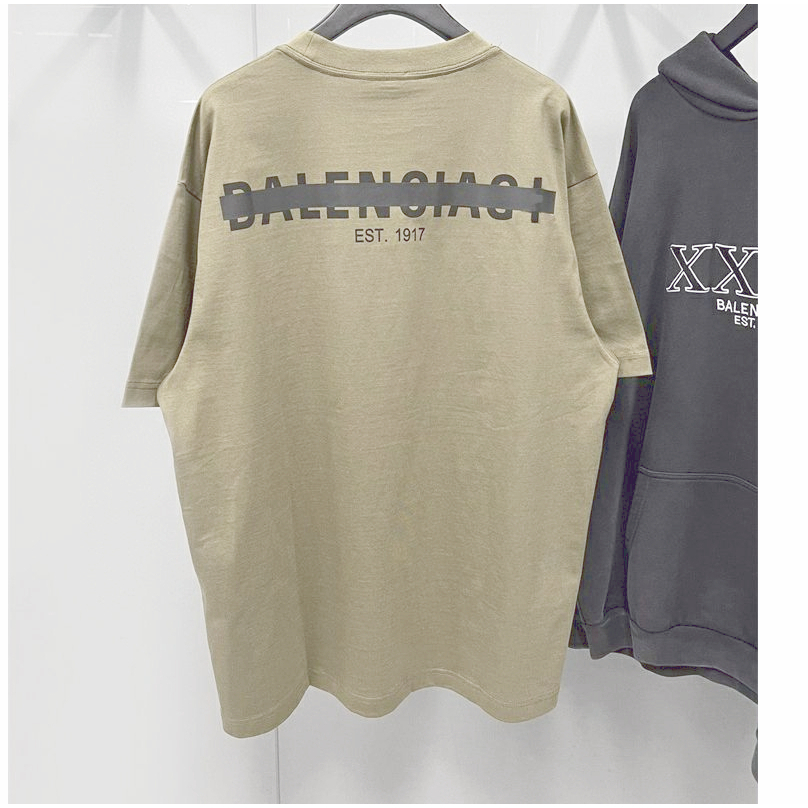 B ใหม ่ ตัวอักษรพิมพ ์ เสื ้ อแขนสั ้ นหลวม Unisex