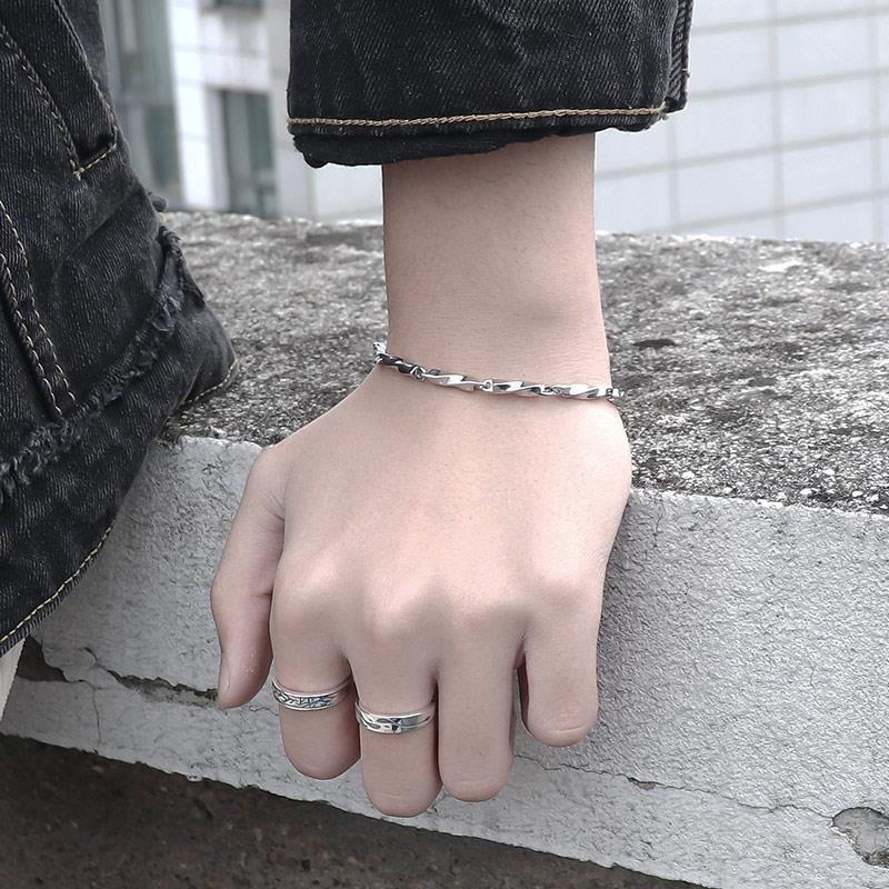 Mobius สร้อยข้อมือไทเทเนียม เหล็ก สีพื้น เรียบง่าย สําหรับผู้ชาย