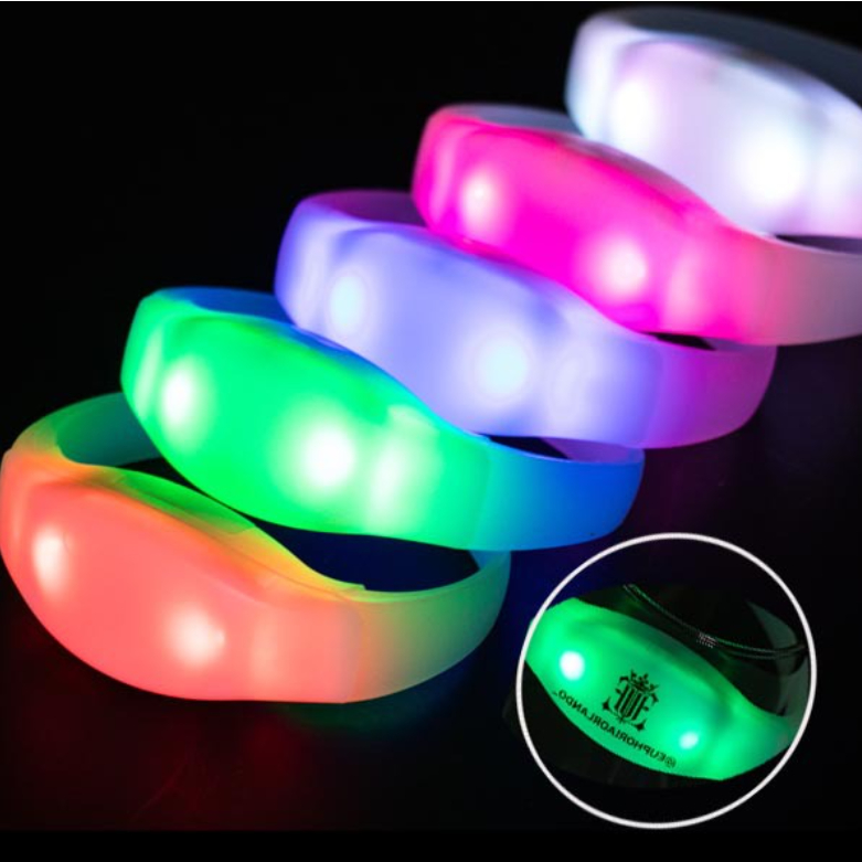 100 ชิ้น ปรับแต่งโลโก้ RGB ไฟ LED สร้อยข้อมือ ควบคุมด้วยเสียง กําไลข้อมือ เสียง เปิดใช้งานสายรัดข้อมือ สําหรับปาร์ตี้ คลื่นคอนเสิร์ต โปรดปราน คริสต์มาส ฮาโลวีน