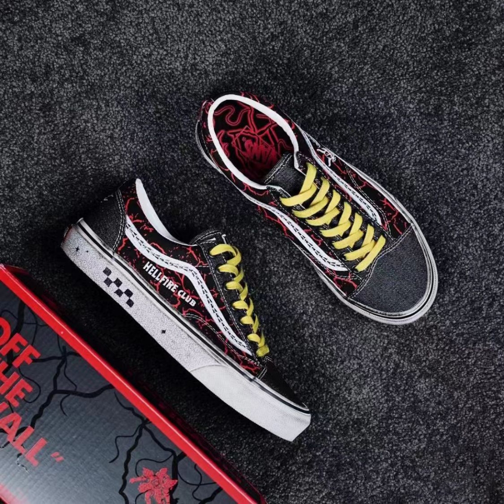 Stranger ThingsxVans style 36 Stranger Things รองเท้าผ้าใบลําลอง กันลื่น ทนต่อการสึกหรอ สําหรับผู้ชาย และผู้หญิง สีดํา สีแดง