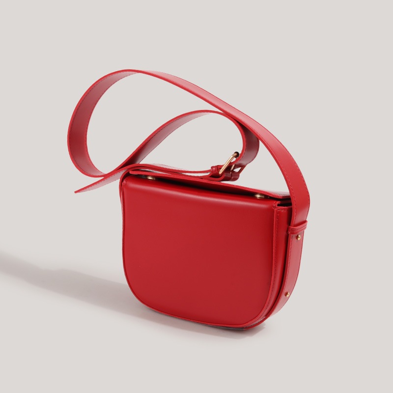 JUST STAR กระเป๋าสะพาย PU สีแดง แฟชั่นสตรี กระเป๋าสะพายข้างย้อนยุค niche all-match ins กระเป๋าสะพายข้างผู้หญิง