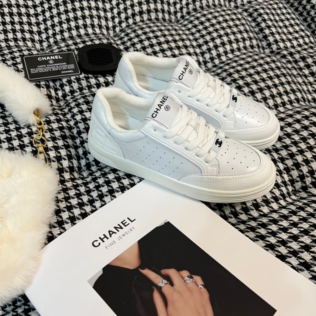 [ขนาด Eur] Chanel 2024 รองเท้าผ้าใบลําลอง สีขาว เข้ากับทุกการแต่งกาย แฟชั่นใหม่ สําหรับสตรี เหมาะกับการวิ่ง