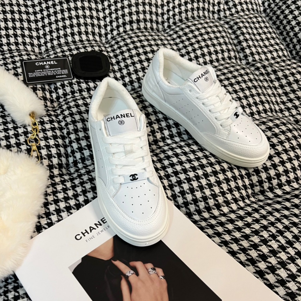 [ขนาด Eur] Chanel 2024 รองเท้าผ้าใบลําลอง เข้ากับทุกการแต่งกาย สีขาว เหมาะกับการวิ่ง แฟชั่นสําหรับสตรี