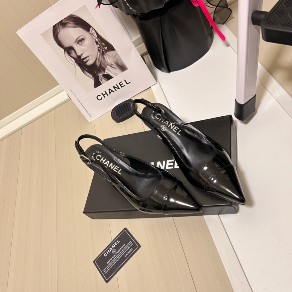 Chanel ใหม่ รองเท้าส้นสูง ส้นแบน หัวแหลม มีสายรัดข้อเท้า สําหรับผู้หญิง 2024