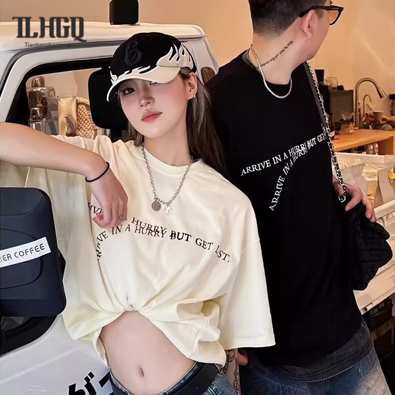 ใหม่ เสื้อยืดแขนสั้น พิมพ์ลายตัวอักษร สไตล์สตรีท อเมริกัน เรโทร อินเทรนด์ สําหรับผู้ชาย คู่รัก
