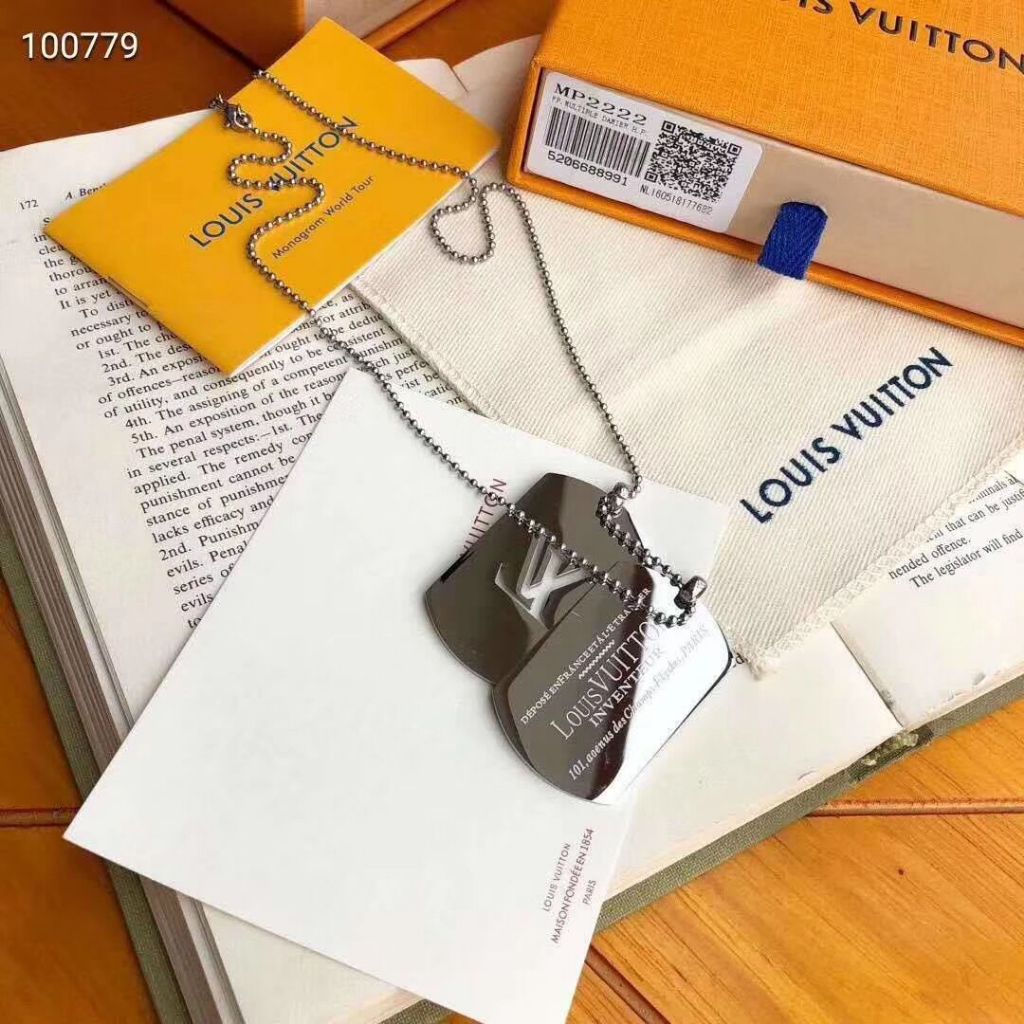 ใหม่ ขายดี พร้อมส่ง สร้อยคอ MONOGRAM ECLIPSE PLATE