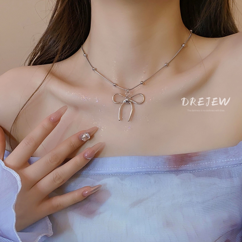 DREJEW เกาหลี ins โบว์โลหะสร้อยคอที่เรียบง่ายทันสมัยและไหปลาร้าอเนกประสงค์โซ่ส่วนบุคคลเบาหรูหราและเย็นสไตล์สร้อยคอสําหรับผู้หญิง