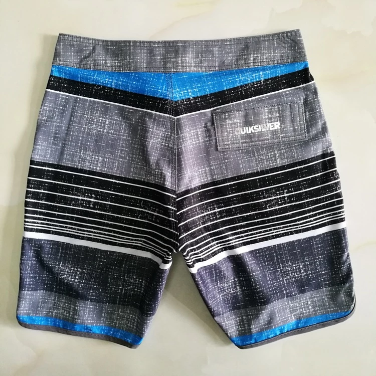 Quiksilver กางเกงขาสั้นยืดหยุ่น 4 ทิศทาง กันน้ำแห้งเร็ว สำหรับผู้ชาย thumbnail 3