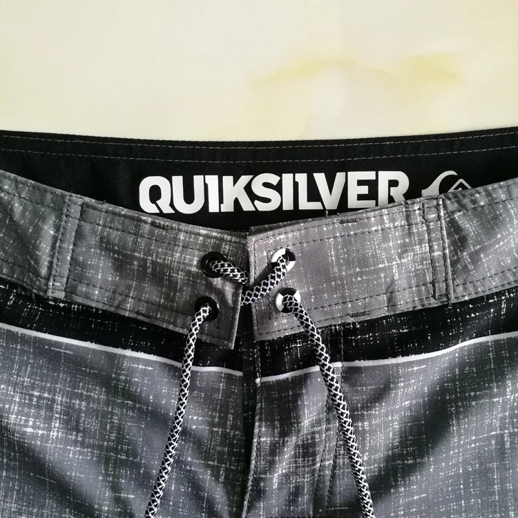 Quiksilver กางเกงขาสั้นยืดหยุ่น 4 ทิศทาง กันน้ำแห้งเร็ว สำหรับผู้ชาย thumbnail 4