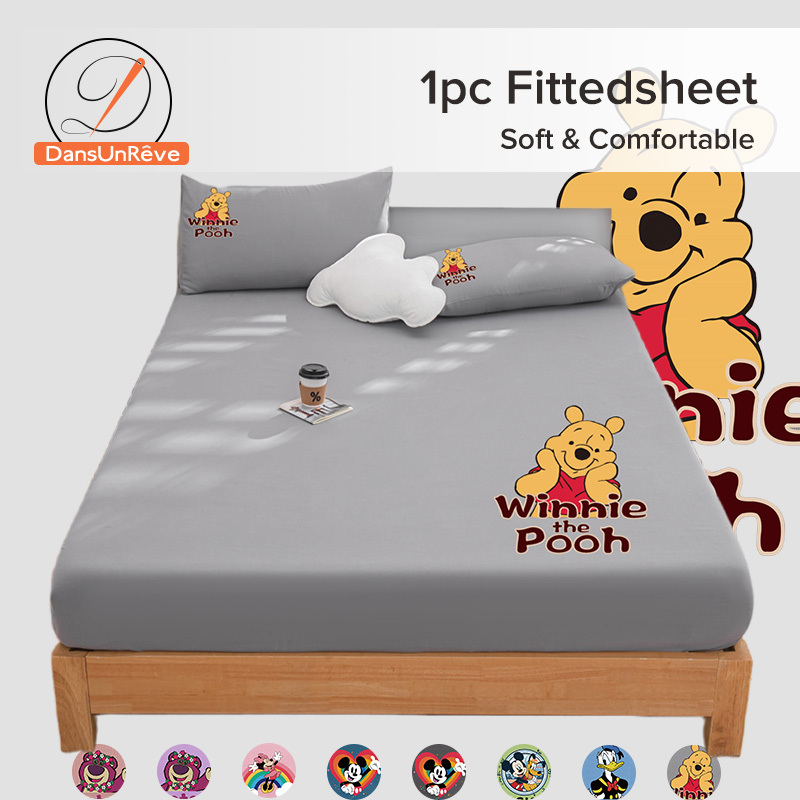 Dansunreve ผ้าปูที่นอน 3ฟุต 4ฟุต 5ฟุต 6ฟุต สีพื้น พิมพ์ ดิสนีย์ disney sheet pooh ลายการ์ตูนดิสนีย์ หมีพูห์ สตรอเบอร์รี่ น่ารัก ระบายอากาศ ซักทําความสะอาดได้ เป็นมิตรกับผิว ผ้าปูที่นอน6ฟุต สูง 10 นิ้ว รัดมุม