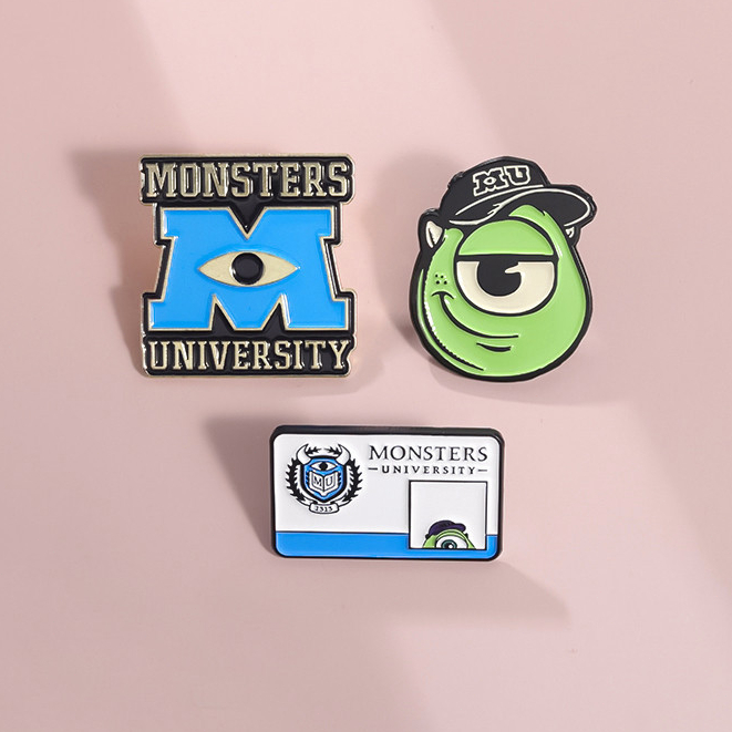 เข็มกลัดโลหะ รูปการ์ตูนแมว Monsters University Mike น่ารัก เหมาะกับของขวัญ สําหรับตกแต่งเสื้อผ้า กระเป๋าเป้สะพายหลัง
