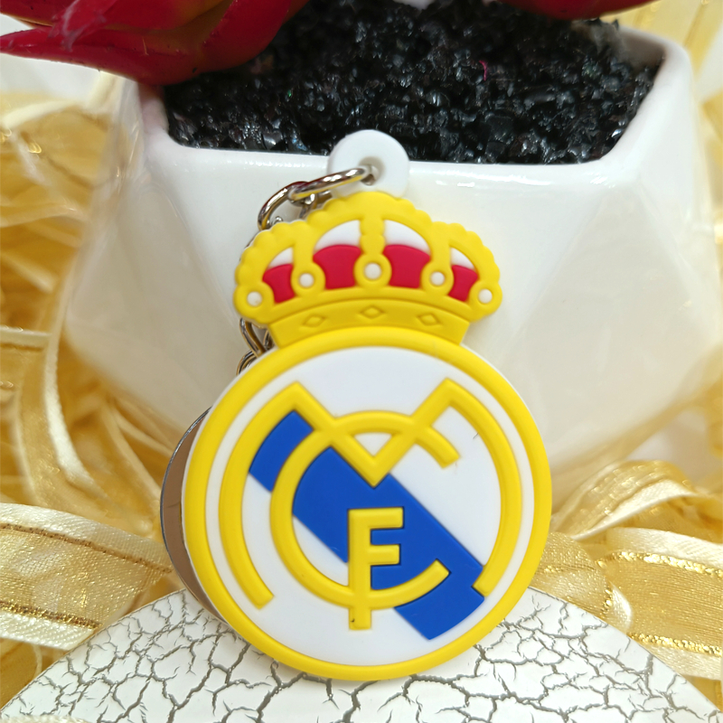 พวงกุญแจ PVC ลายโลโก้ฟุตบอล Real Madrid Juventus Chelsea Arsenal สองด้าน ของที่ระลึก