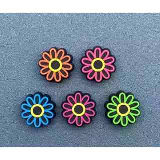 ใหม่ Crocs Jibbitz Charms /ชุดเบญจมาศใหม่/ รองเท้าแตะคุณภาพส…