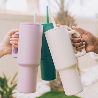 แก้วเก็บความเย็น สแตนเลสแท้ ขนาด 900ML 1200MLพร้อมที่จับ และ…