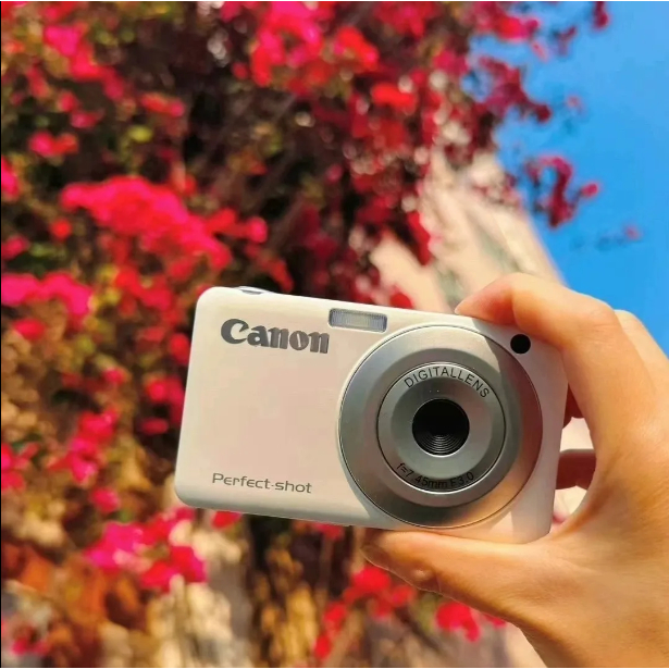 จัดส่งด่วน กล้องดิจิตอลแคมปัส CCD Canon พร้อมกล้องนักเรียนความละเอียดสูง 56 ล้านพิกเซลเดียวกัน 4K ระดับเริ่มต้นย้อนยุคการ์ดขนาดเล็กเดินทางใหม่