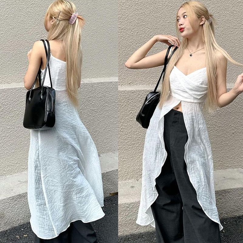 [จัดส่งจากประเทศไทย] เสื้อกล้ามสายเดี่ยวคอวีผ่าข้างสไตล์ฝรั่งเศสสำหรับผู้หญิง