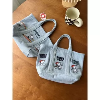 【จัดส่งจากประเทศไทย】🌼พร้อมส่ง🌼สนูปปี้เย็บปักถักร้อยวันกระเป๋าผ้าใบน่ารักนอกมือหิ้วกระเป๋าเบนโตะพนักงานออฟฟิศกระเป๋าถือผู้หญิง