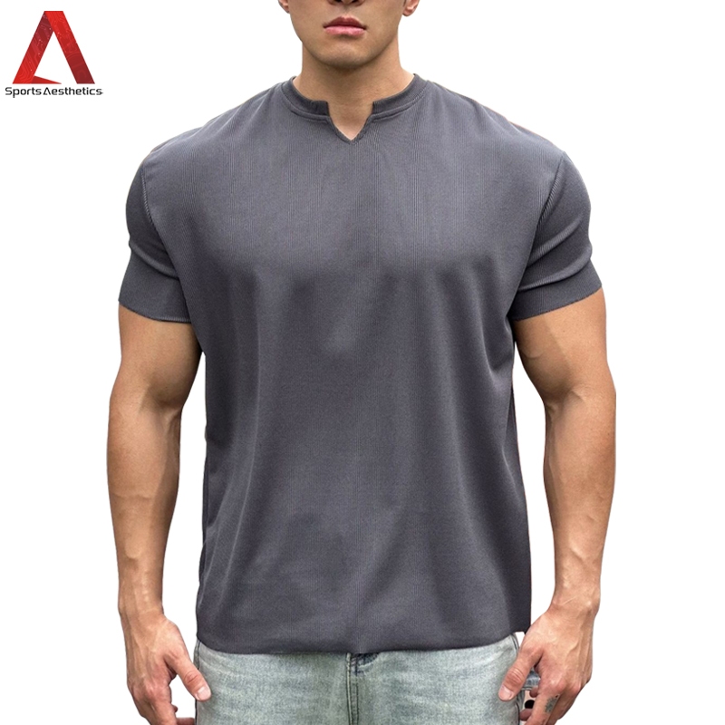 เสื้อยืดลําลอง คอวี แขนสั้น ลายทาง ใส่สบาย แฟชั่นสําหรับผู้ชาย เหมาะกับการเล่นกีฬา