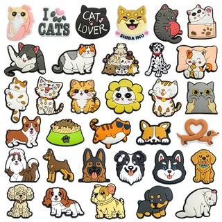 การ์ตูนน่ารัก สัตว์เลี้ยงแมวและสุนัข charms แบบDIY สำหรับ ประดับรองเท้า และเป็นของขวัญสำหรับเด็ก