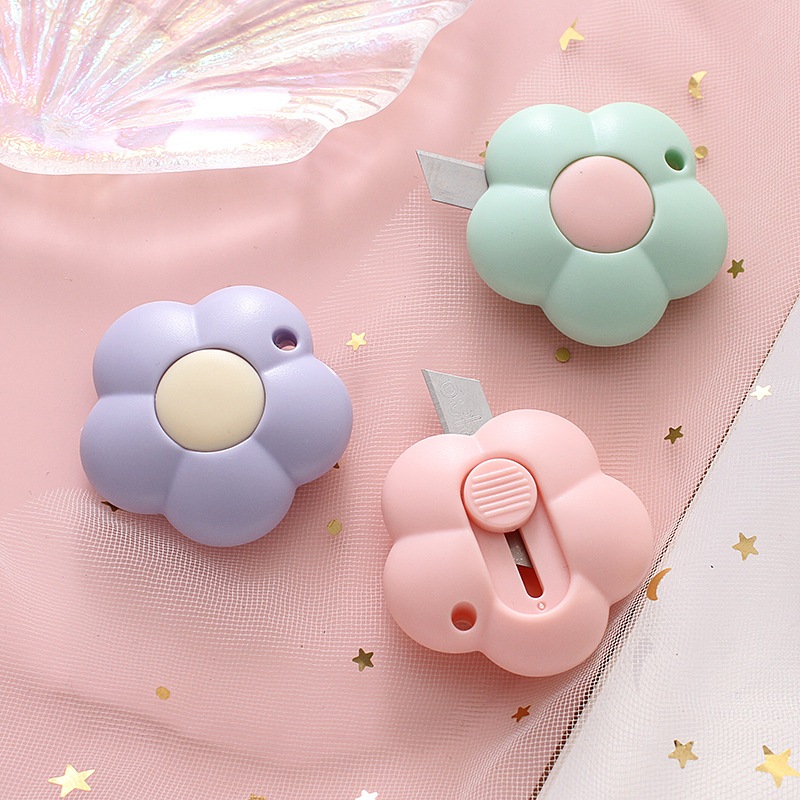น่ารักรูปดอกไม้มีดยูทิลิตี้ Kawaii Mini เครื่องตัดกระดาษเครื่องตัดพัสดุ Art มีดกล่องเปิดความปลอดภัย Crafting เครื่องมือเครื่องเขียนโรงเรียนอุปกรณ์