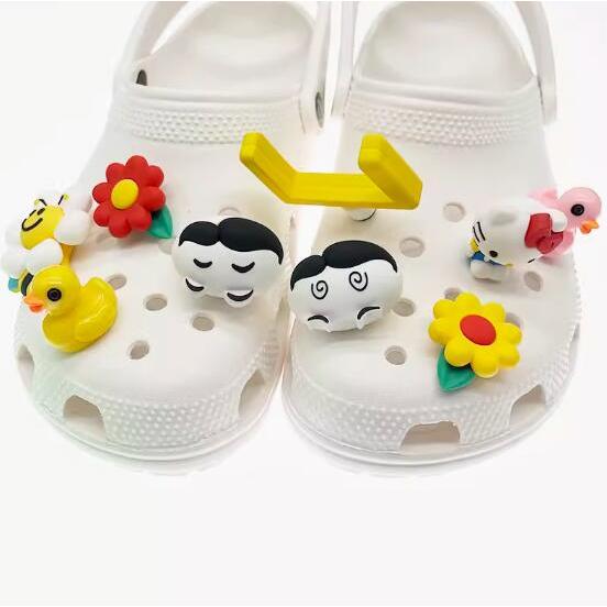 Crocs สไตล์ใหม่ crocs รองเท้าดอกไม้อุปกรณ์เสริมหัวเข็มขัดรองเท้า crocs Zhibixing อุปกรณ์เสริมตกแต่งสามมิติดอกทานตะวัน Four-Leaf Clover Cherry Big Bear Bee ดอกไม้หยิบสาม