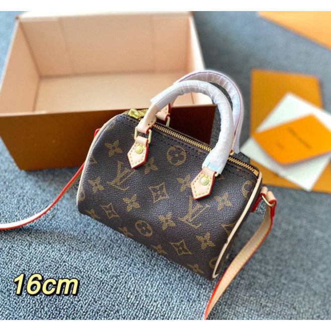 [กล่องของขวัญ] กระเป๋าสตรีอินเทรนด์ Lv เปลี่ยนสีหมอนหนังกระเป๋า NANO SPEEDY กระเป๋าถือ PVC mini tote