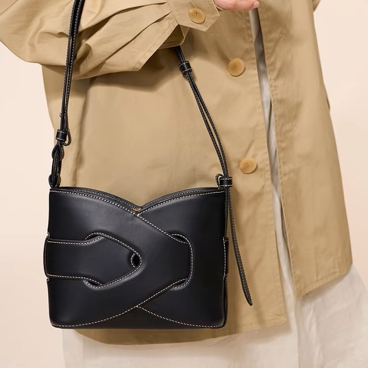 POLENE · NODDE กระเป๋าสะพาย Geometric Bag Fashion Portable Commuter Bag