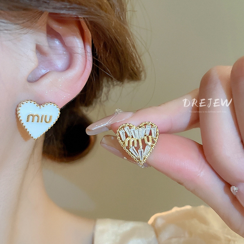 DREJEW เดรช 925 เงินเข็มเพทายจดหมายรักต่างหูขนาดเล็กสดและหวาน อิน ต่างหูอารมณ์แฟชั่นฤดูร้อนต่างหูอเนกประสงค์สําหรับผู้หญิง