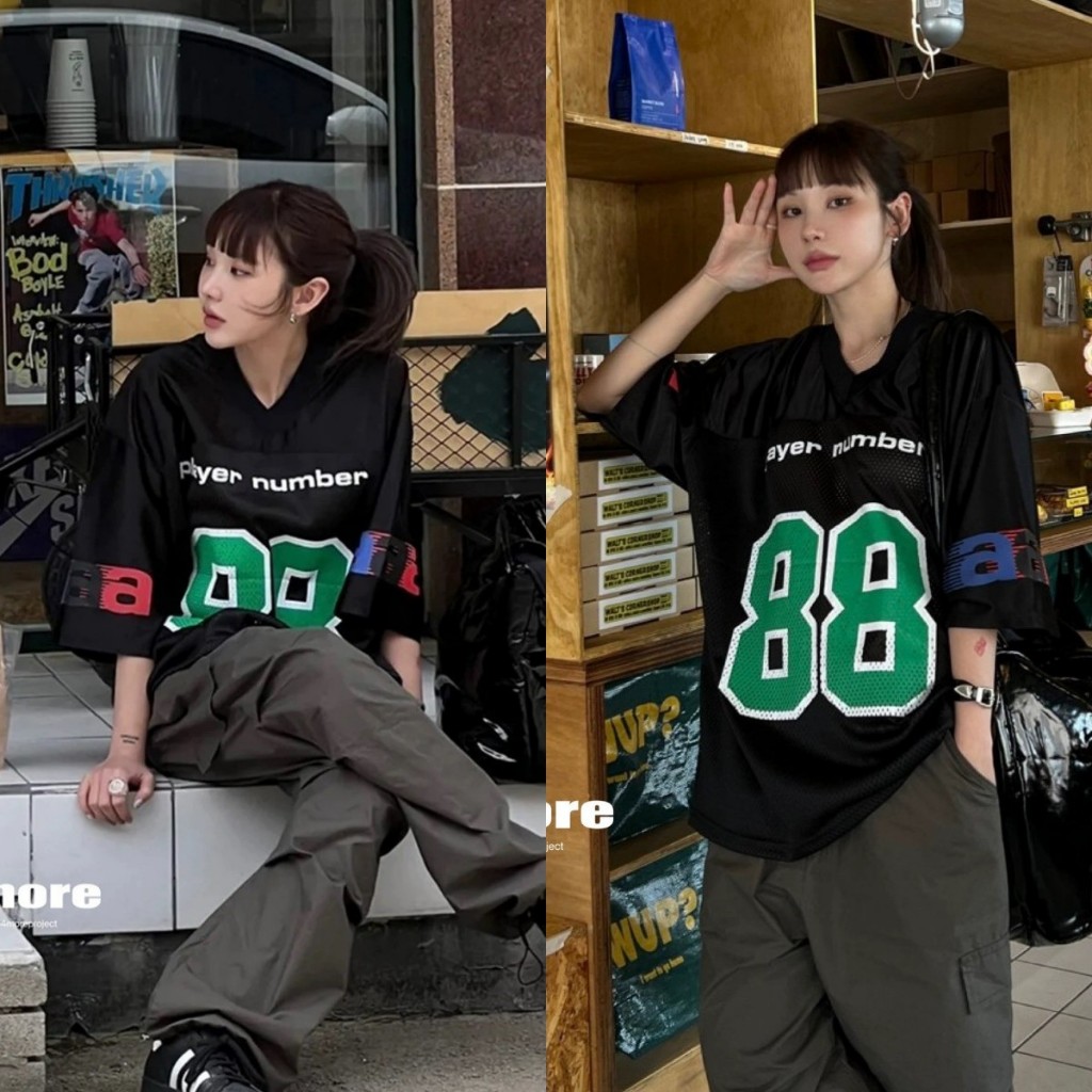 เสื้อยืดผู้ชายและผู้หญิงสไตล์กีฬาเสื้อยืดคอวีหลวม - หมายเลข 88 เสื้อฟุตบอล ไม่จํากัดเพศ เสื้อโอเวอร์ไซส์ฮอตเทรนด์ 2024