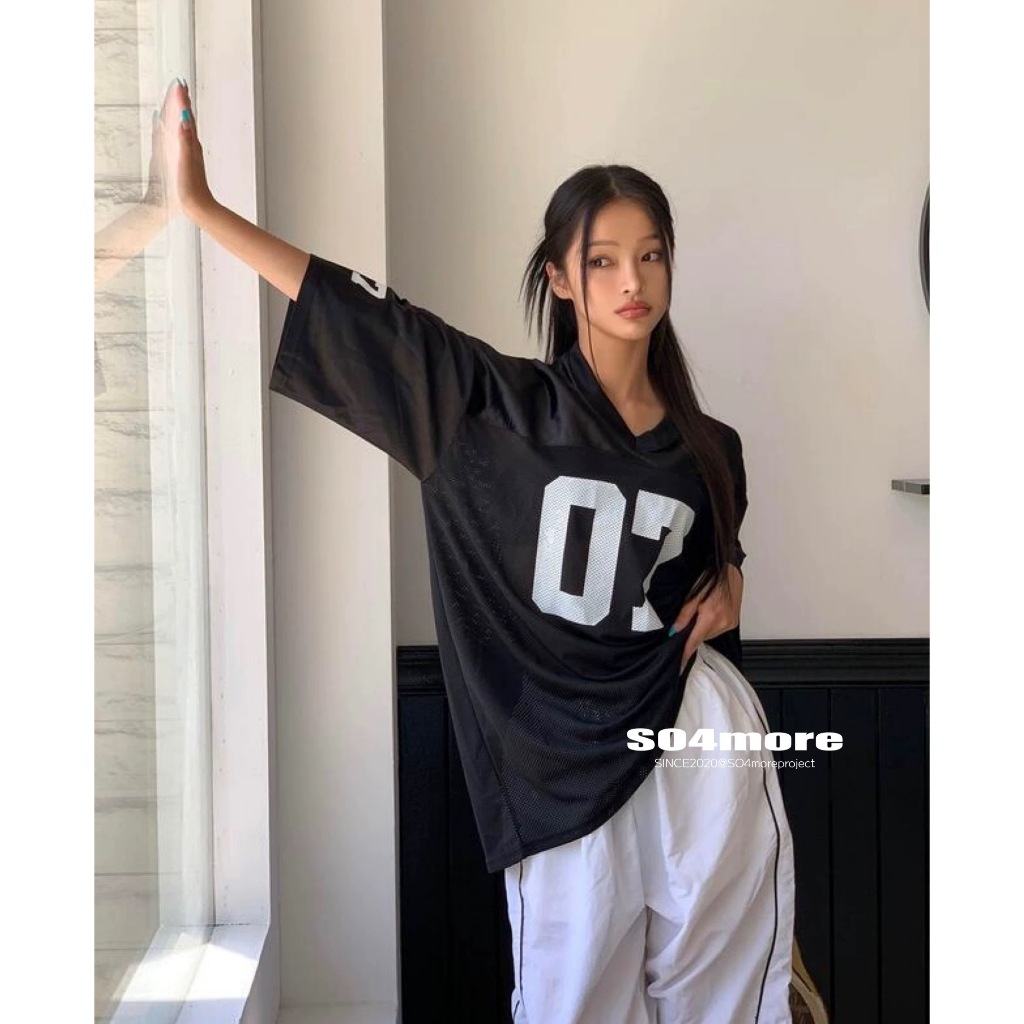 (จัดส่งทันที)เสื้อยืดคอวีกว้างสไตล์กีฬาชายและหญิง - หมายเลข 07 เสื้อฟุตบอล ไม่จํากัดเพศ หลวมเสื้อยืดผ้าคุณภาพสูง - รูปที่ 5