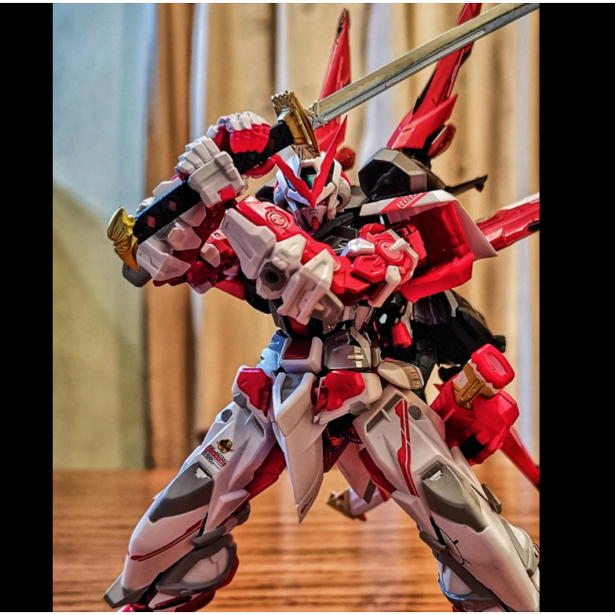 โมเดลประกอบ HG1/144 Flying Wing Red Heresy