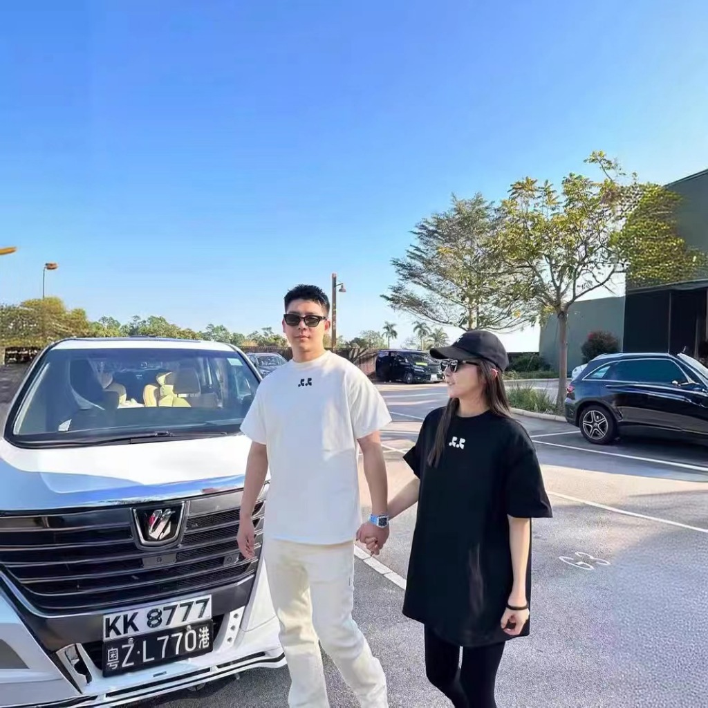 คลังสินค ้ าพร ้ อม เสื ้ อยืดแขนสั ้ นพิมพ ์ ลายหลวม unisex