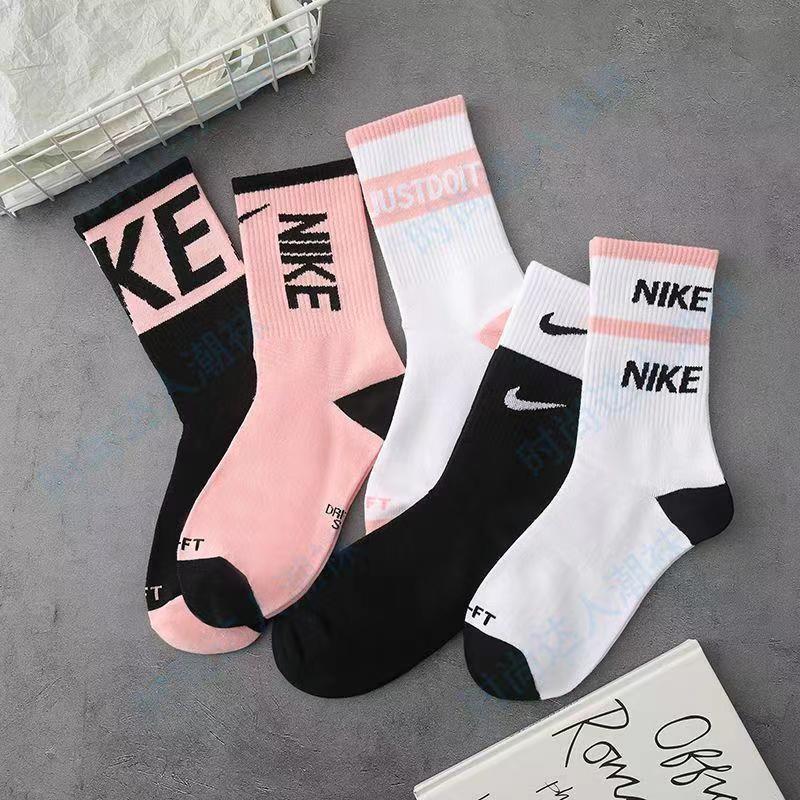 ( คลังสินค ้ าพร ้ อม ) Unisex Fashion Running Sports Socks Ins Tide College Style Cotton Style