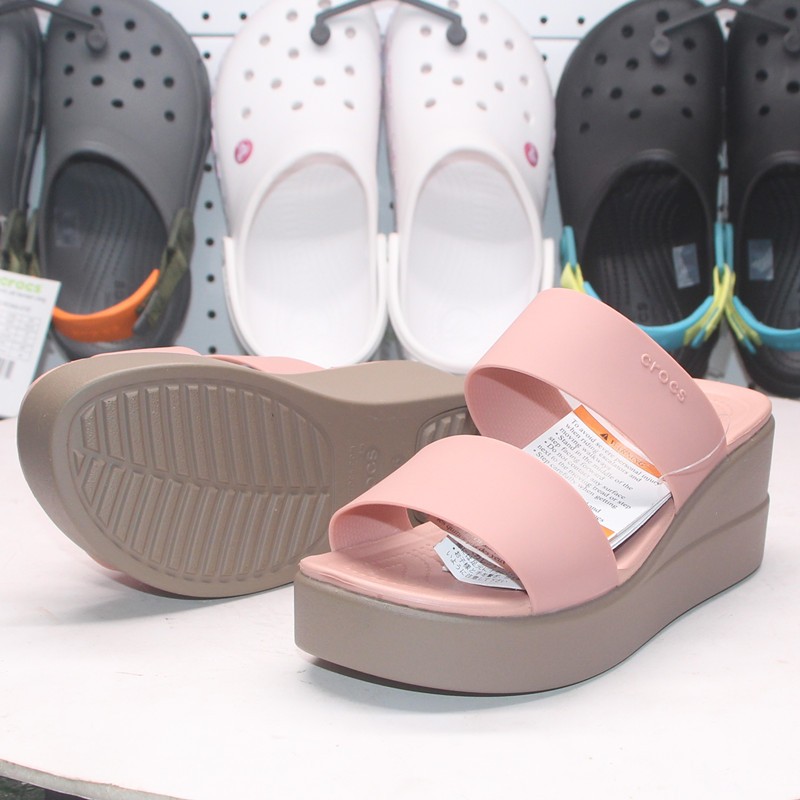 ขายส่ง Sendal Crocs Brooklyn Mid Wedges รองเท้าแตะ Crocs ผู้หญิง Crocs Mid wedge ผู้หญิง 206219