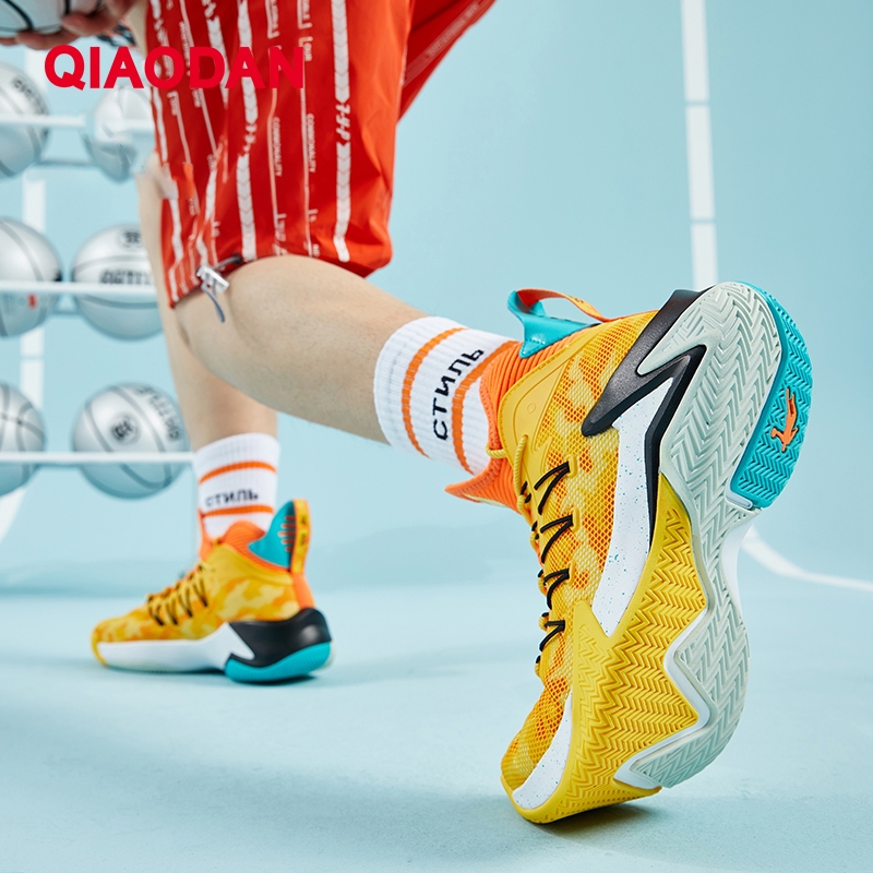 Qiaodan PY 1 รองเท้าบาสเก็ตบอลสําหรับผู้ชาย Spike Breathable สวมใส่น้ําหนักเบา XM25200105 — صورة 8